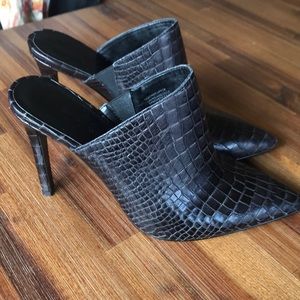 Chic Banana Republic snakeskin heels.